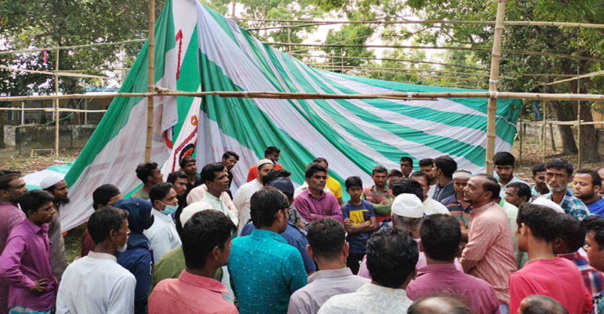 ধামরাইয়ে ইফতার মাহফিলে পুলিশের বাঁধা, রোজাদারদের ক্ষোভ