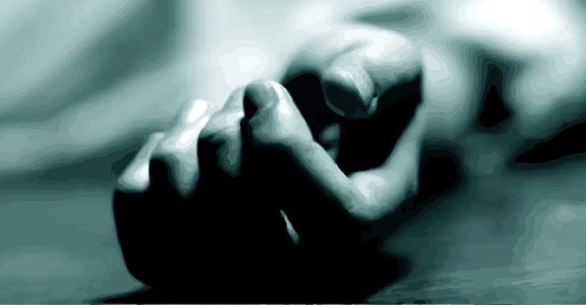 মাইকে হ্যালো বলতেই প্রাণ হারলো যুবক