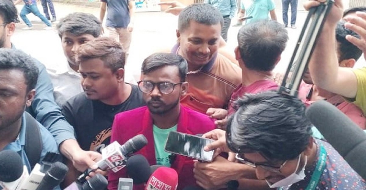 ডিবি কার্যালয় থেকে বেরিয়ে যা বললেন হিরো আলম