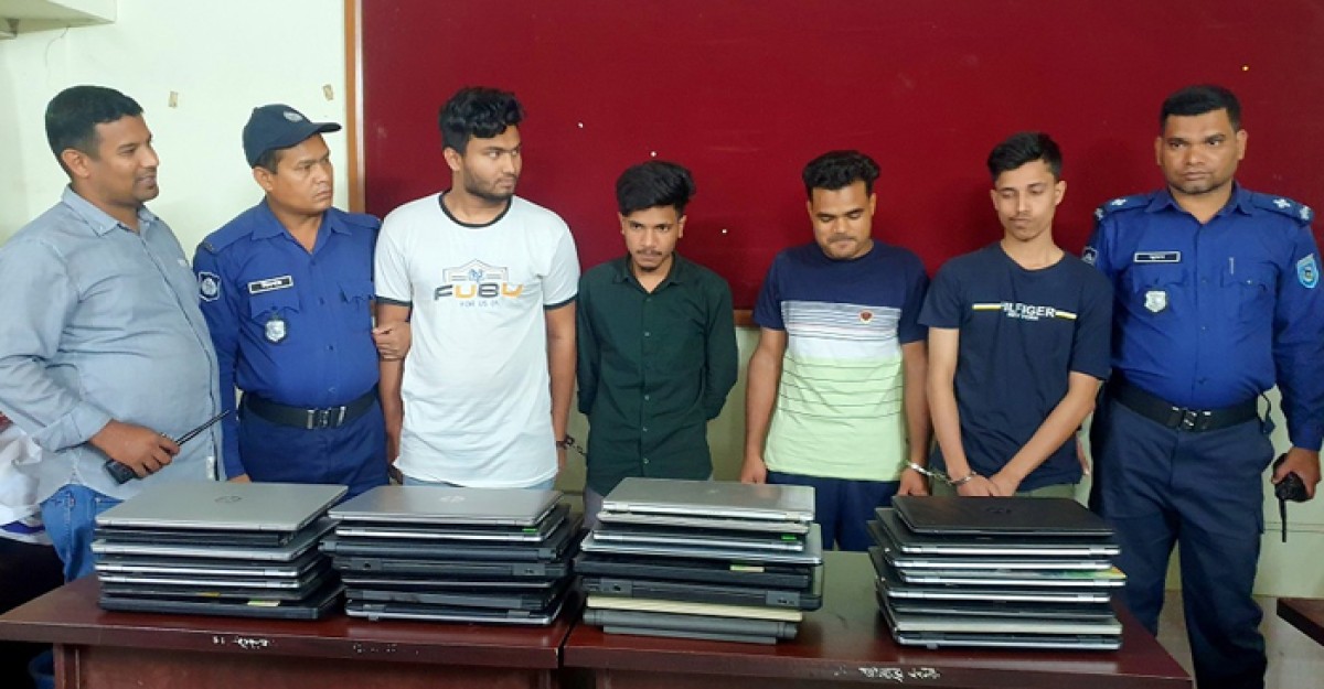 ল্যাপটপসহ পর্নোগ্রাফি বিপনণ চক্রের ৪ সদস্য গ্রেফতার