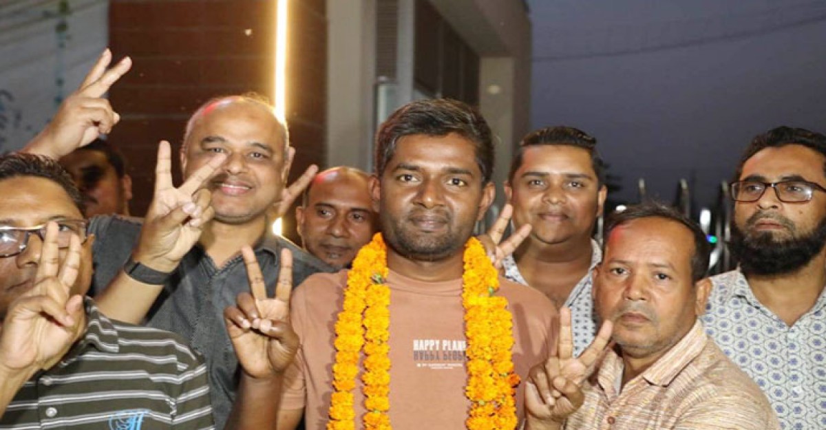 কারামুক্ত হয়েছেন সাংবাদিক শামসুজ্জামান