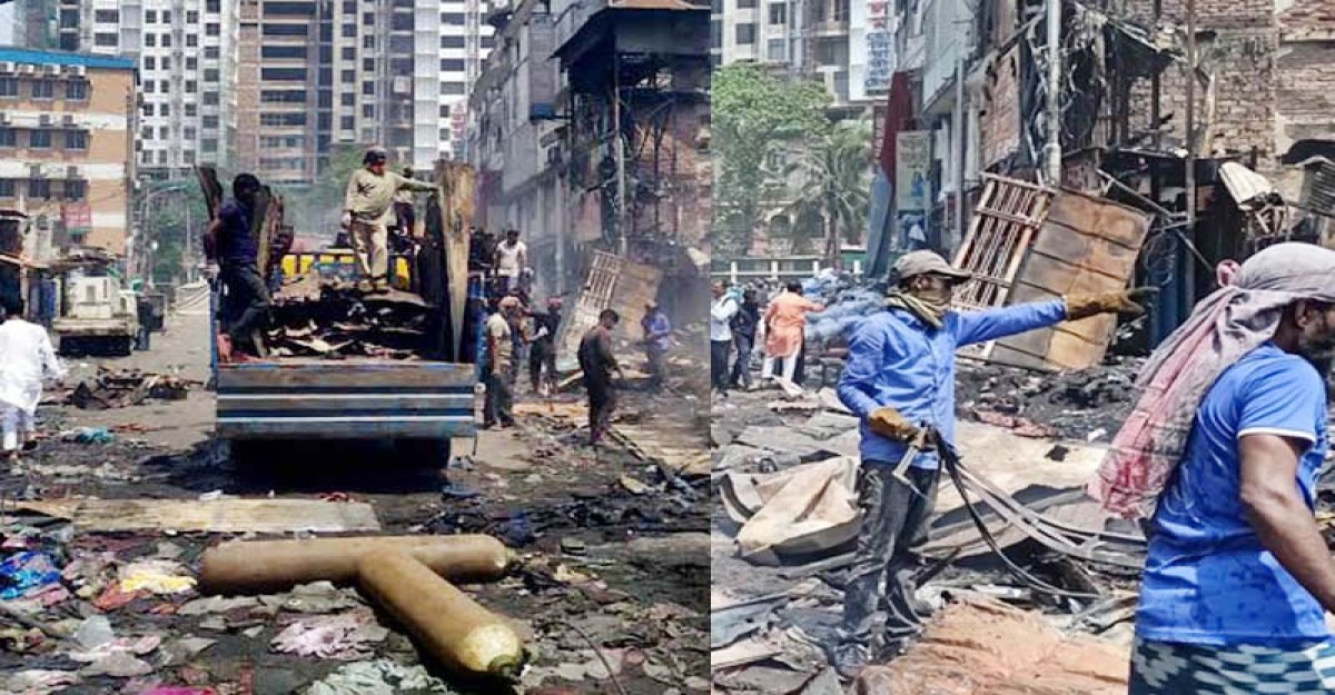 শুরু হয়েছে পোড়া ধ্বংসস্তূপ সরানোর কাজ