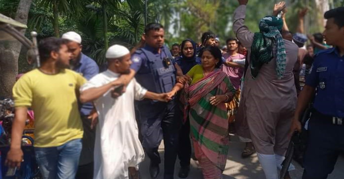 ভূরুঙ্গামারীতে পবিত্র কুরআন অবমাননার অভিযোগে নারী আটক