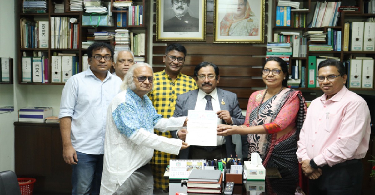 মরণোত্তর দেহদান করলেন একুশে পদকপ্রাপ্ত সাংবাদিক মনোরঞ্জন ঘোষাল