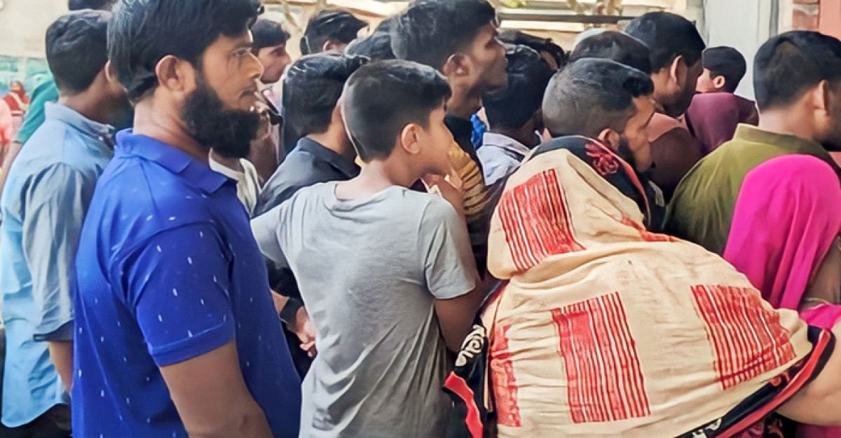 পোশাক কর্মীর মরদেহ উদ্ধার, স্বামী পলাতক