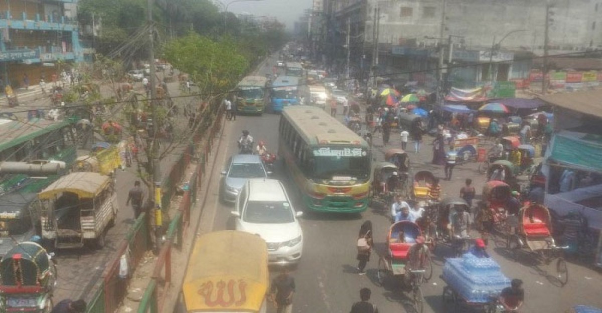 নিউমার্কেট এলাকার যান চলাচল স্বাভাবিক