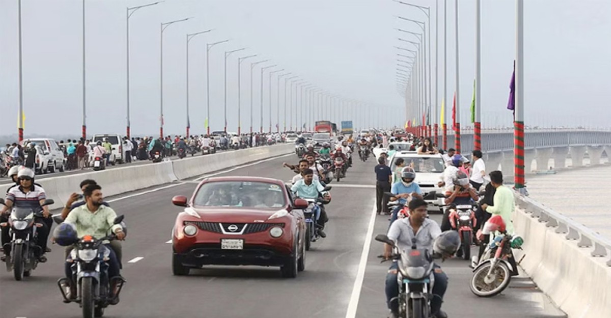 অবশেষে পদ্মা সেতু দিয়ে মোটরসাইকেল চলবে