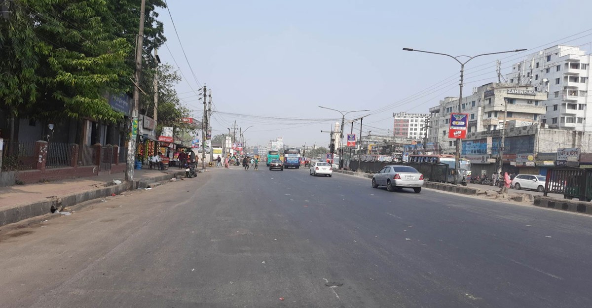 ফাঁকা গাবতলী বাস কাউন্টার যাত্রীর চাপ নেই
