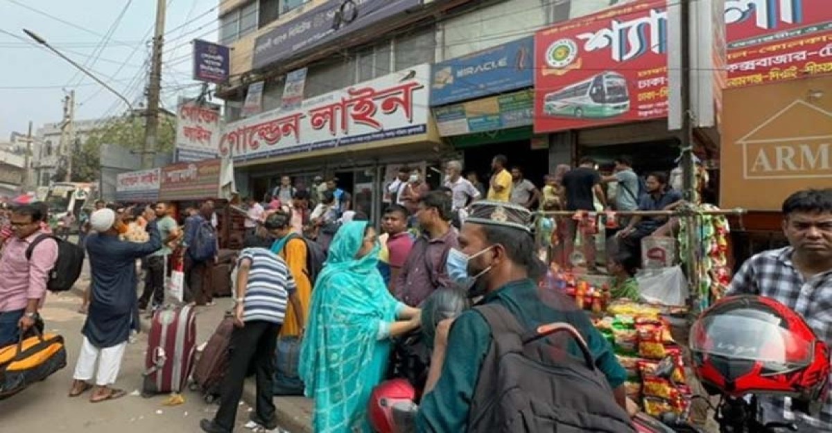 ঈদের দিনেও রাজধানী ছাড়ছে মানুষ