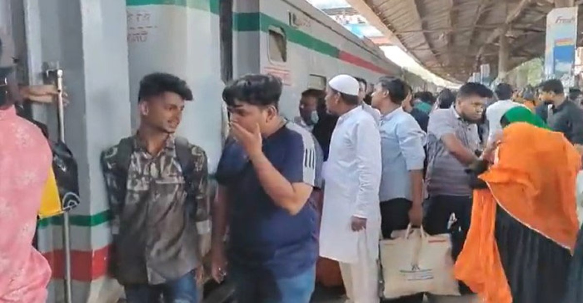 ঈদের পঞ্চম দিনেও রাজধানীতে ফিরছে কর্মজীবীরা