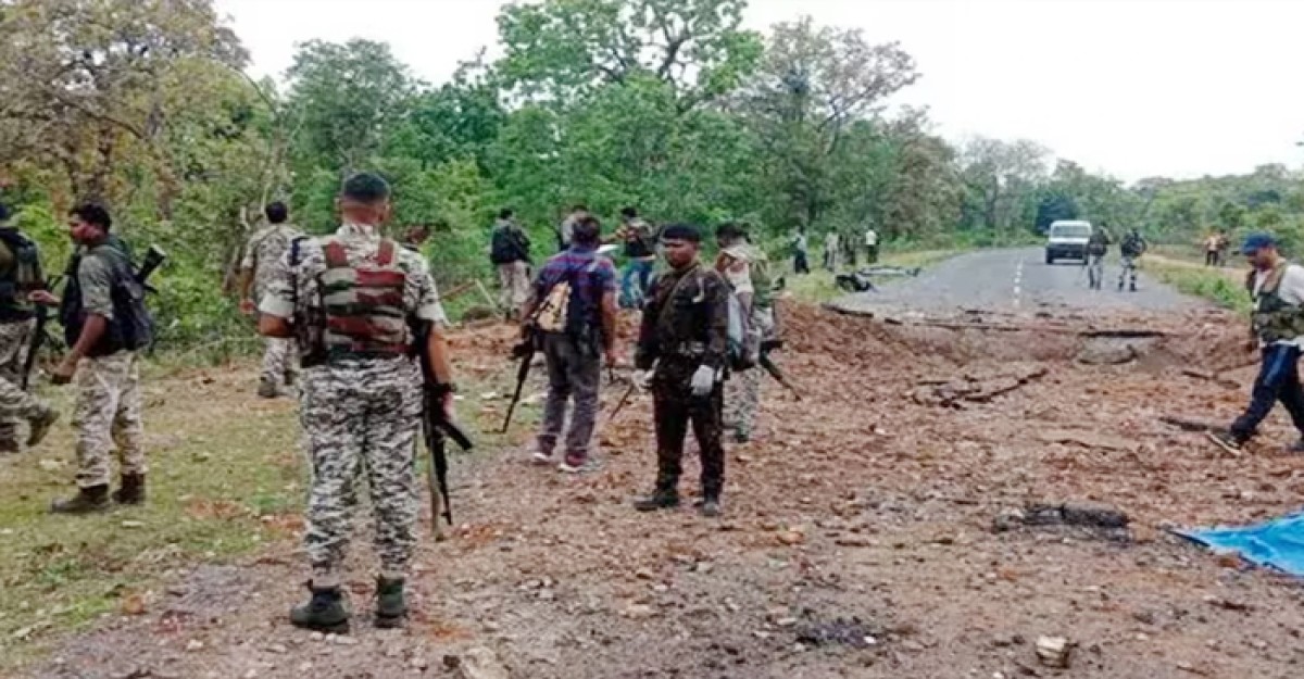 ভারতে মাওবাদী হামলা, ১০ পুলিশসহ নিহত ১১