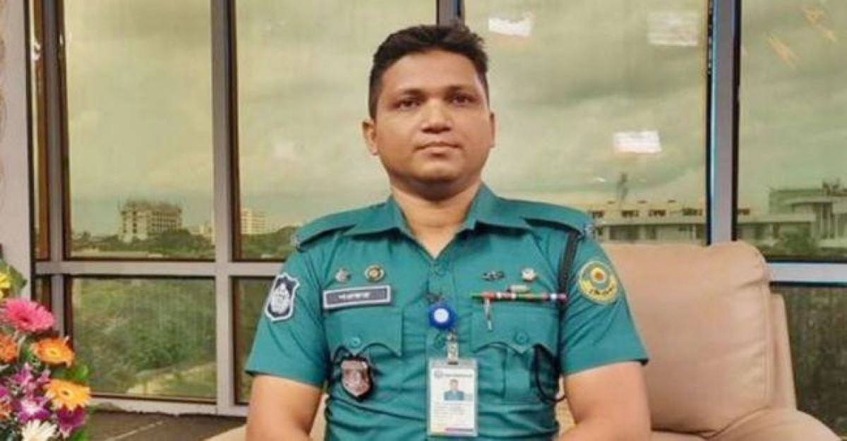 ‘মানবিক’ পুলিশ শওকতকে চাকরিচ্যুত