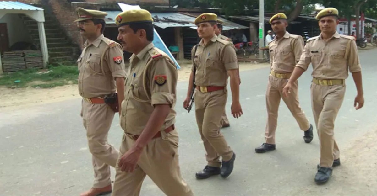 রাস্তায় ঈদের নামাজ আদায়ের অভিযোগে ২০০০ মুসল্লির বিরুদ্ধে মামলা