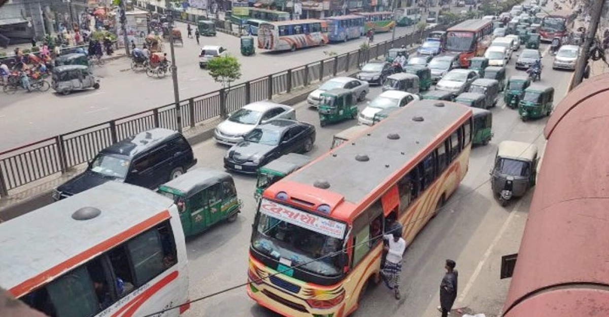 চিরচেনা রূপে রাজধানীর সড়ক