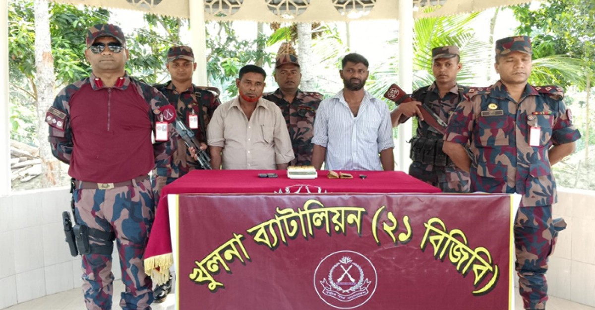বেনাপোল সীমান্তে ২ কেজি স্বর্ণসহ ২ পাচারকারী আটক