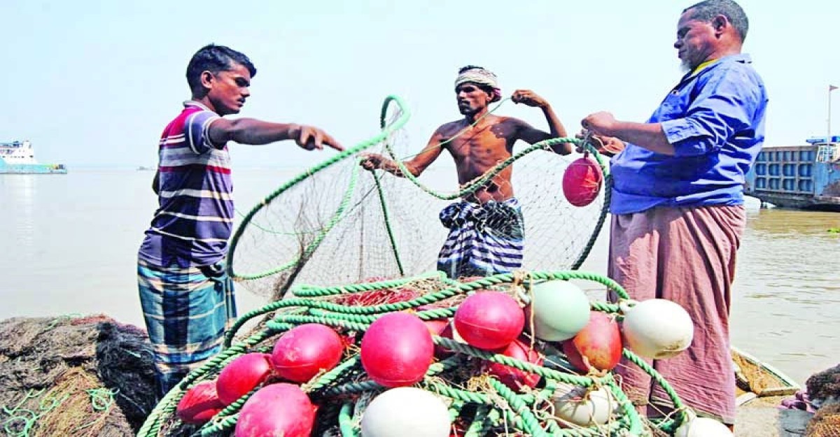 ৬৫ দিন সমুদ্রে মাছ ধরায় নিষেধাজ্ঞা