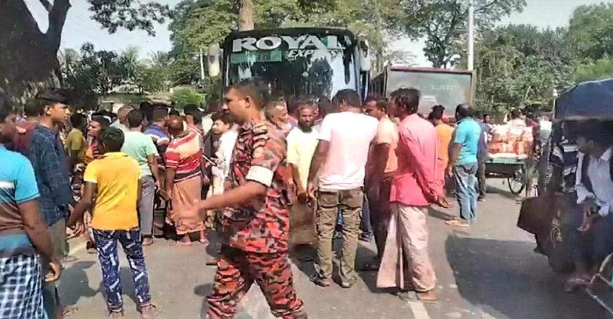 মেহেরপুর সড়ক দুর্ঘটনায় পশু ডাক্তার নিহত