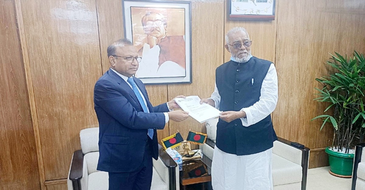 পদত্যাগ করলেন কেসিসি মেয়র খালেক