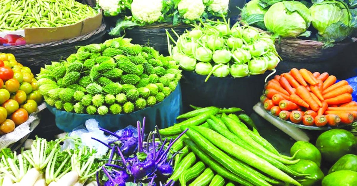 উত্তাপ ছড়াচ্ছে সবজির বাজার