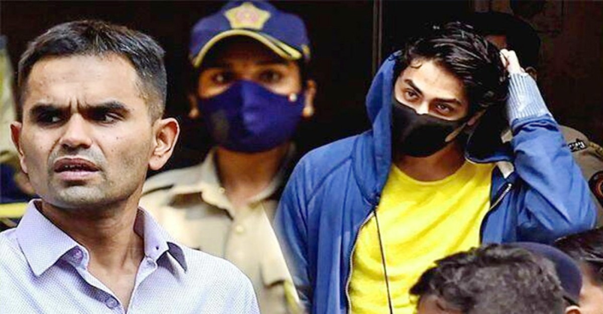 শাহরুখ পুত্রকে গ্রেফতার করা সেই কর্মকর্তার বিরুদ্ধে মামলা