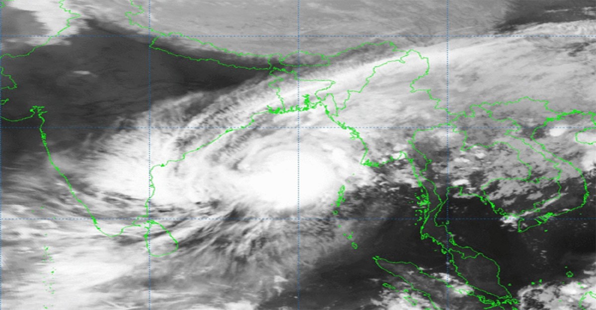 ৩ জেলায় ভারি বৃষ্টিপাত, ভূমিধসের শঙ্কা