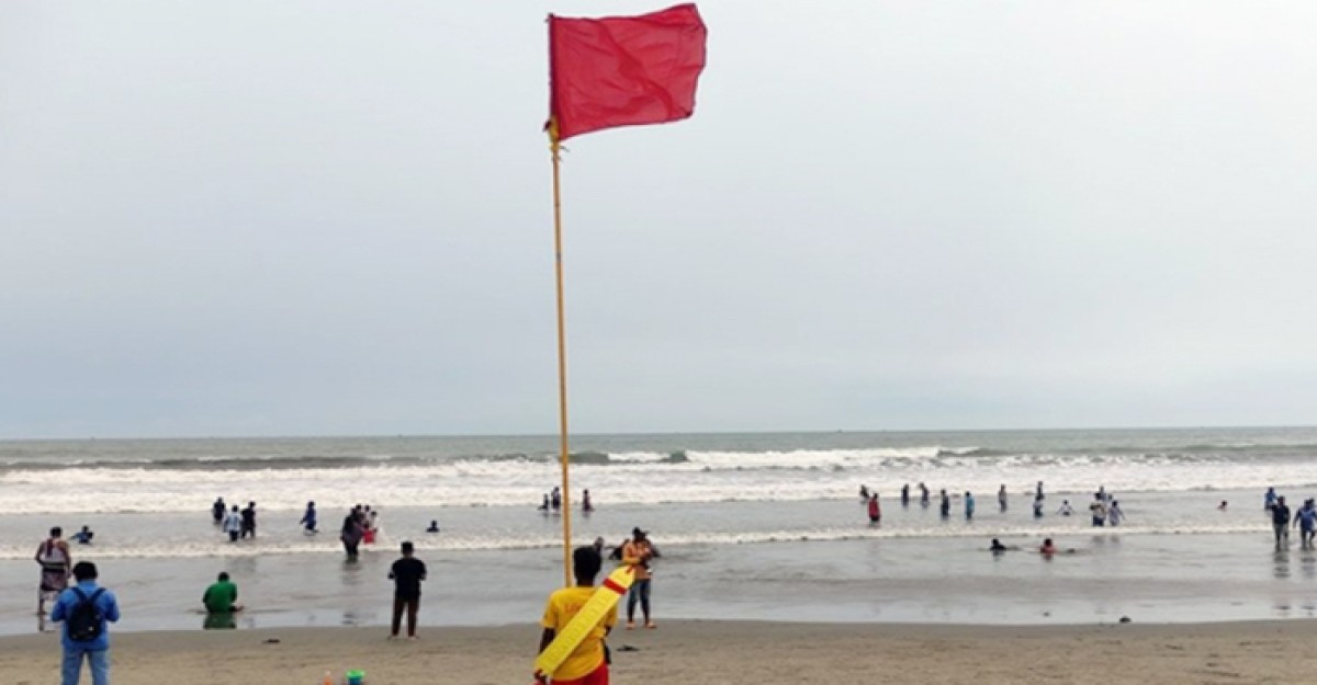কক্সবাজারে ১০ নম্বর মহাবিপদ সংকেত
