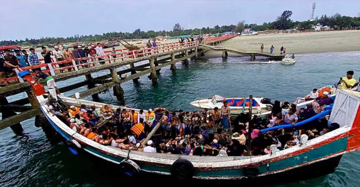 ঘূর্ণিঝড় মোখা: সেন্টমার্টিন দ্বীপের বাসিন্দারা ছুটছে সাইক্লোন সেন্টারে