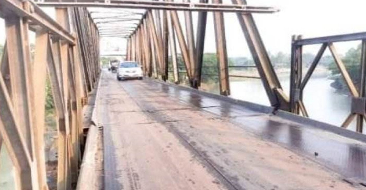 মুন্সীগঞ্জের কুণ্ডেরবাজার সেতু ১ মাস বন্ধ ঘোষণা করেছে সড়ক ও জনপথ