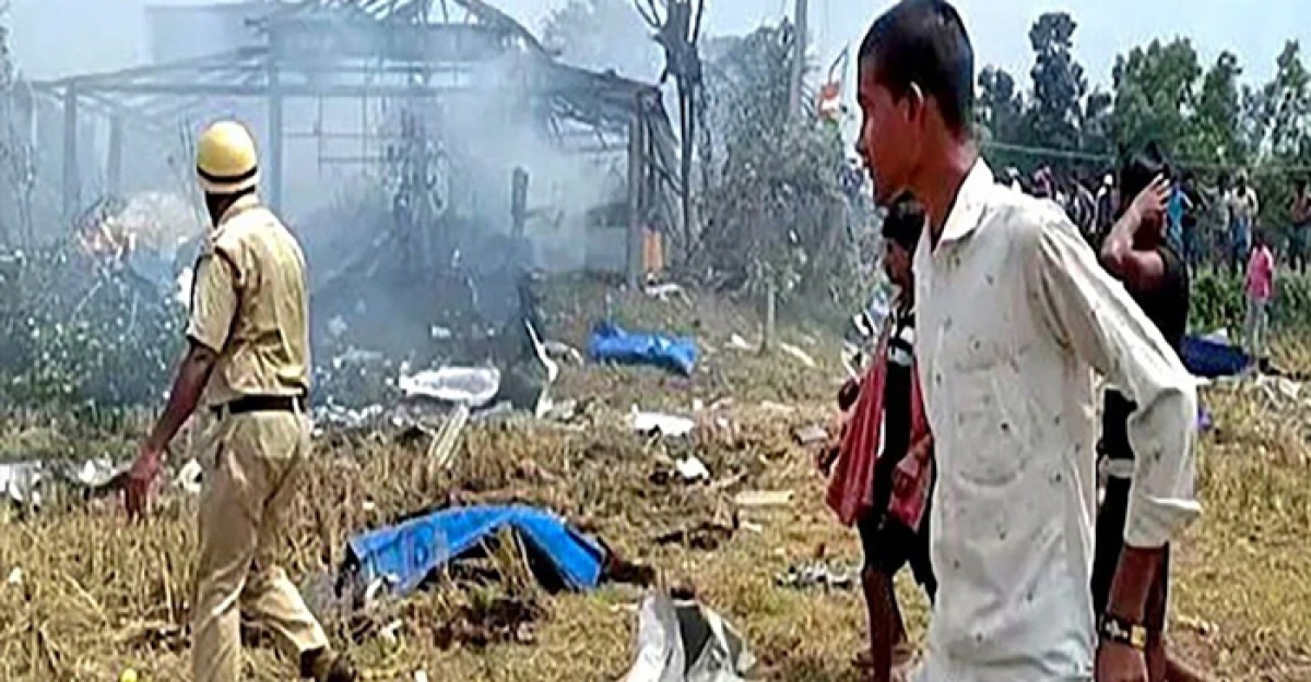 পশ্চিমবঙ্গে বাজি তৈরির কারখানায় বিস্ফোরণে নিহত ৭