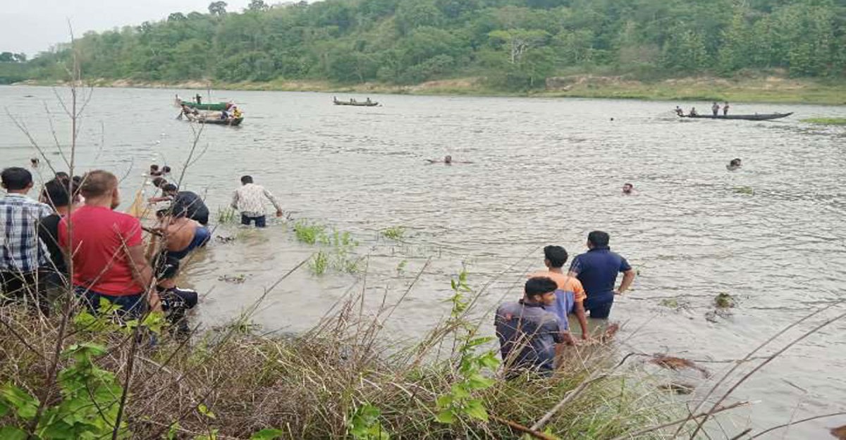 কর্ণফুলী নদীতে গোসল করতে নেমে যুবক নিখোঁজ