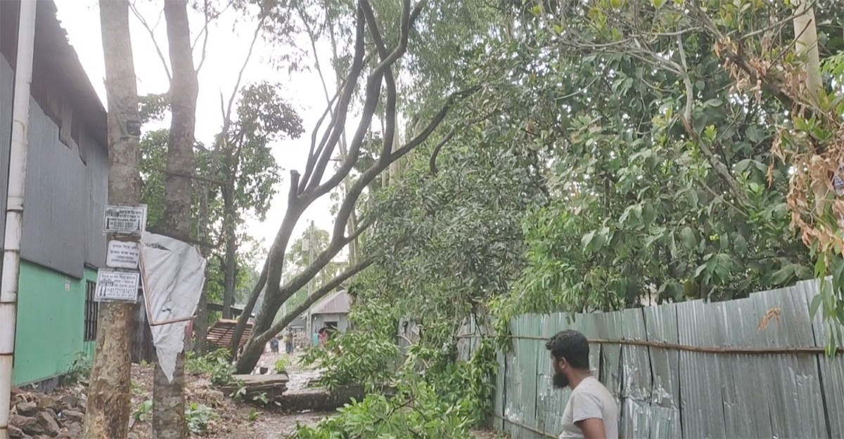 শ্রীনগরে দীর্ঘ লোডশেডিংয়ে ভোগান্তি