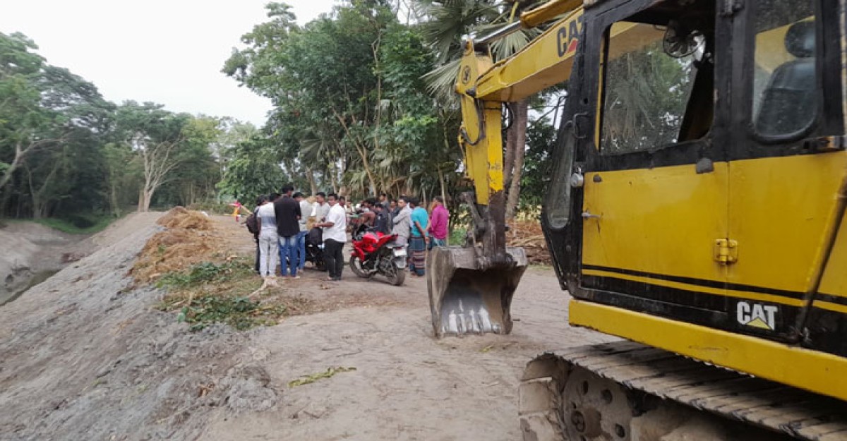 মুকসুদপুরে দুষ্কৃতিকারীদের হামলায় আহত ৬, ভাঙচুরের অভিযোগ