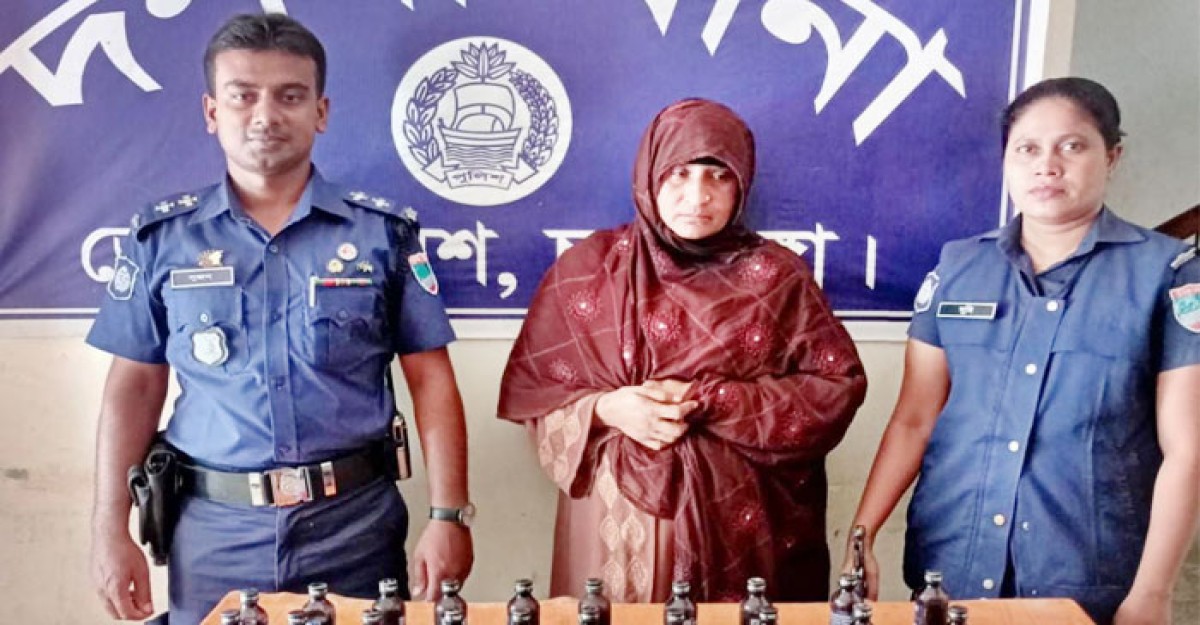 দর্শনায় ফেনসিডিলসহ মহিলা মাদক ব্যাবসায়ী গ্রেফতার