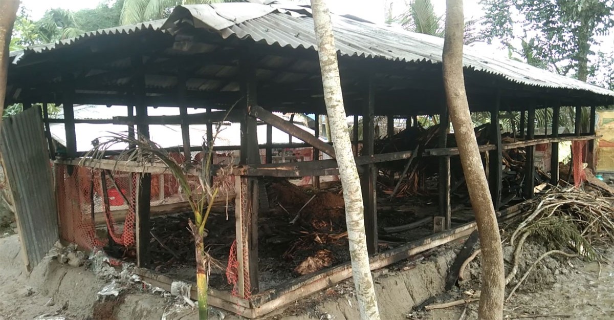 গলাচিপায় পূর্ব শত্রুতার জেরে পোল্ট্রি ফার্মে আগুন