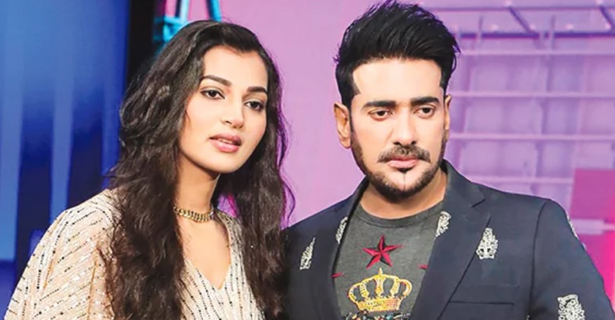 ভক্তদের দুঃসংবাদ দিলেন অনন্ত-বর্ষা