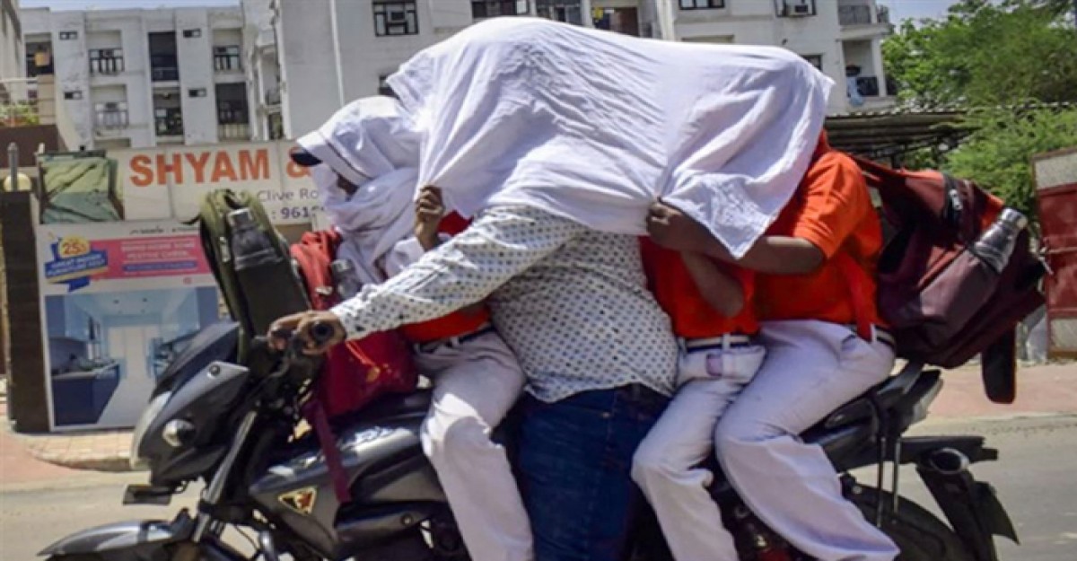 তাপদাহে পুড়ছে দিল্লি, তাপমাত্রা ছাড়ালো ৪৫ ডিগ্রি