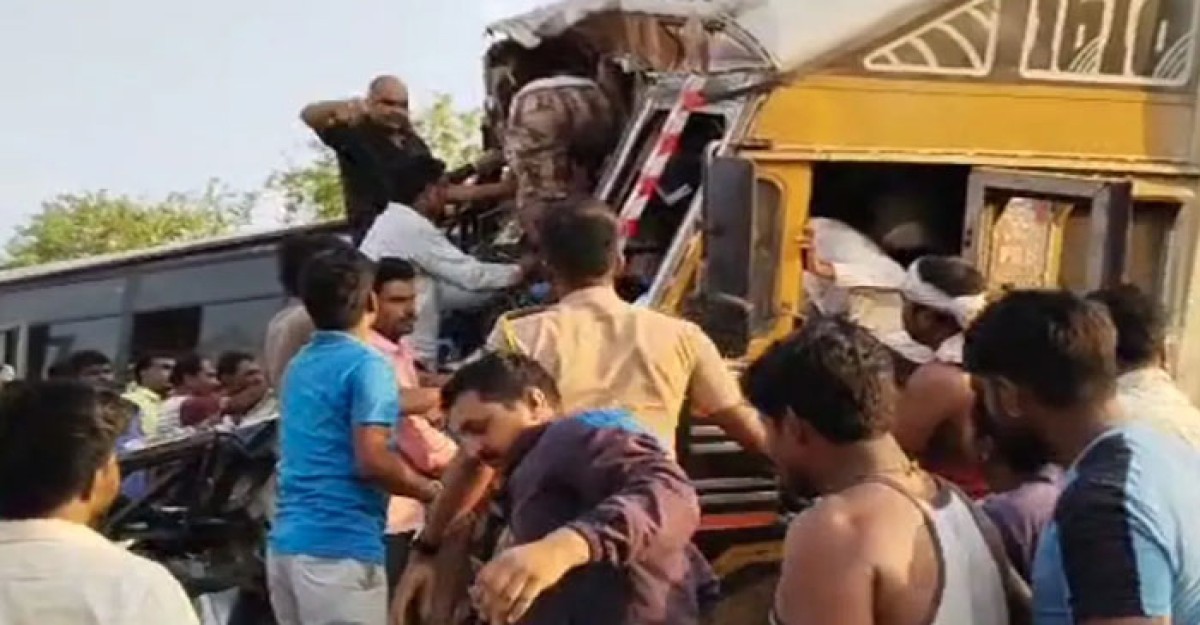 ভারতে বাস-ট্রাকের সংঘর্ষ, নিহত ৭