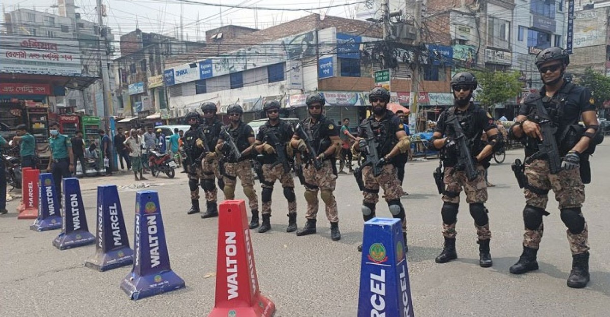 রাজশাহীতে কঠোর অবস্থানে পুলিশ