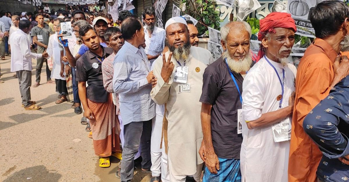 ইভিএমে ভোট দিতে পারেনি আজমতের বড় ভাই
