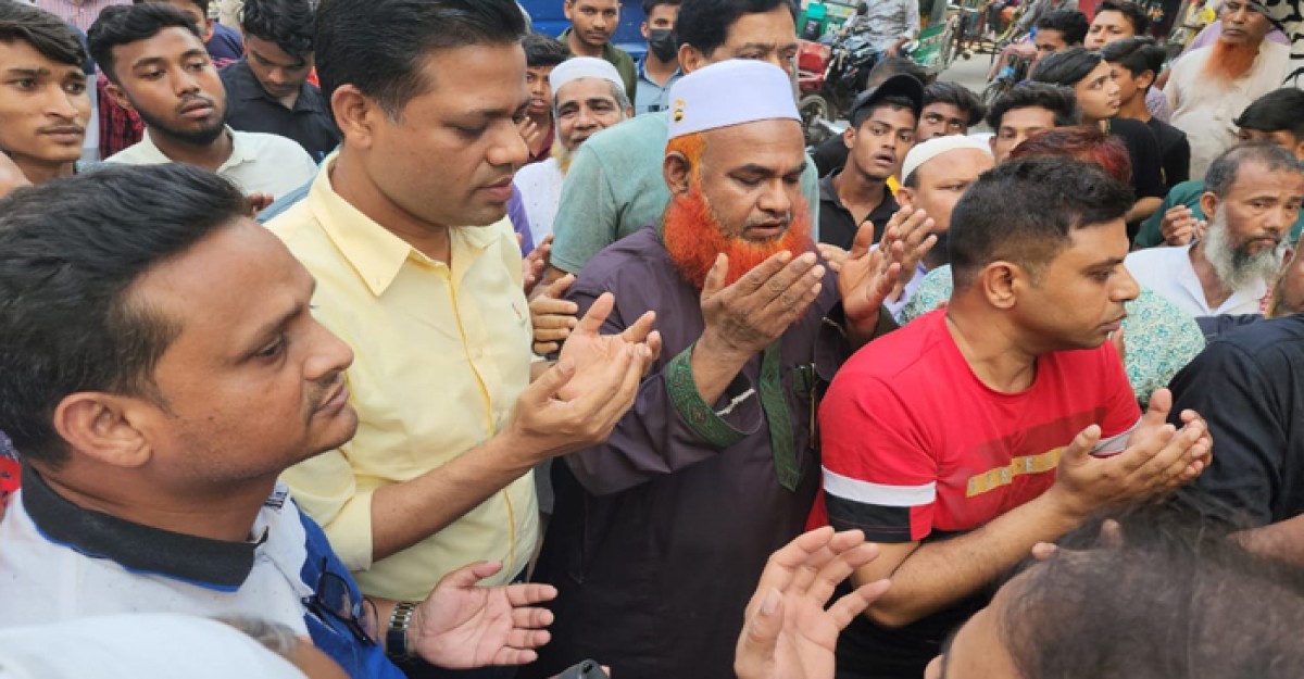 ফেনীতে মিজানরোডস্থ হাজী ফজল মাস্টার লেনের নির্মাণকাজের উদ্বোধন