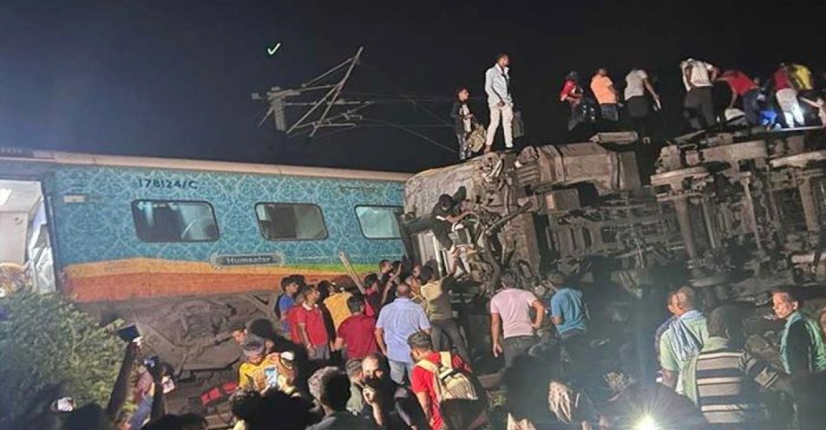ভারতে ট্রেন দুর্ঘটনায় নিহত বেড়ে ২৩৩