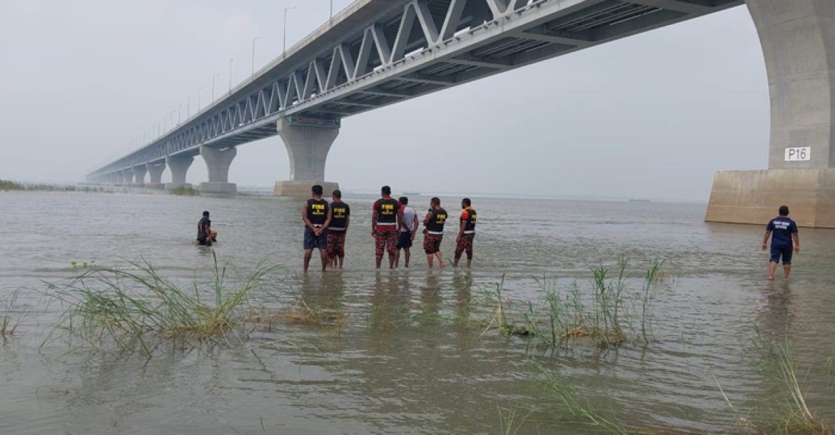 পদ্মা নদীতে গোসলে নেমে নিখোঁজ দুই শিক্ষার্থীর মরদেহ উদ্ধার