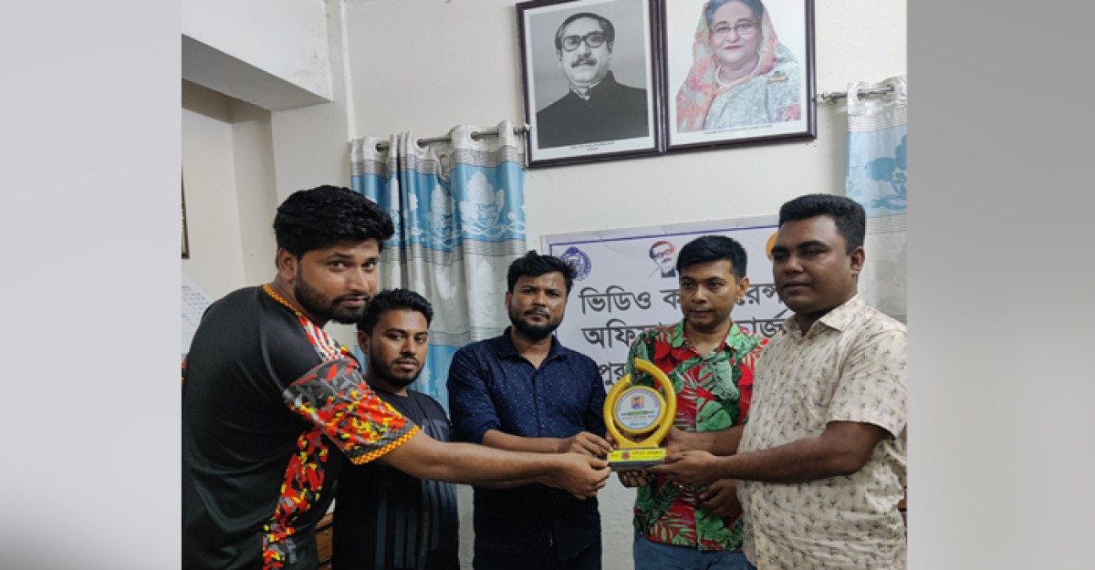 অশ্রুসিক্ত বিদায় নিলেন ওসি আবুল খায়ের