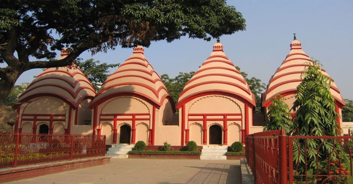 ঢাকেশ্বরী মন্দিরের সোনা চুরি: ৩ জনের কারাদণ্ড