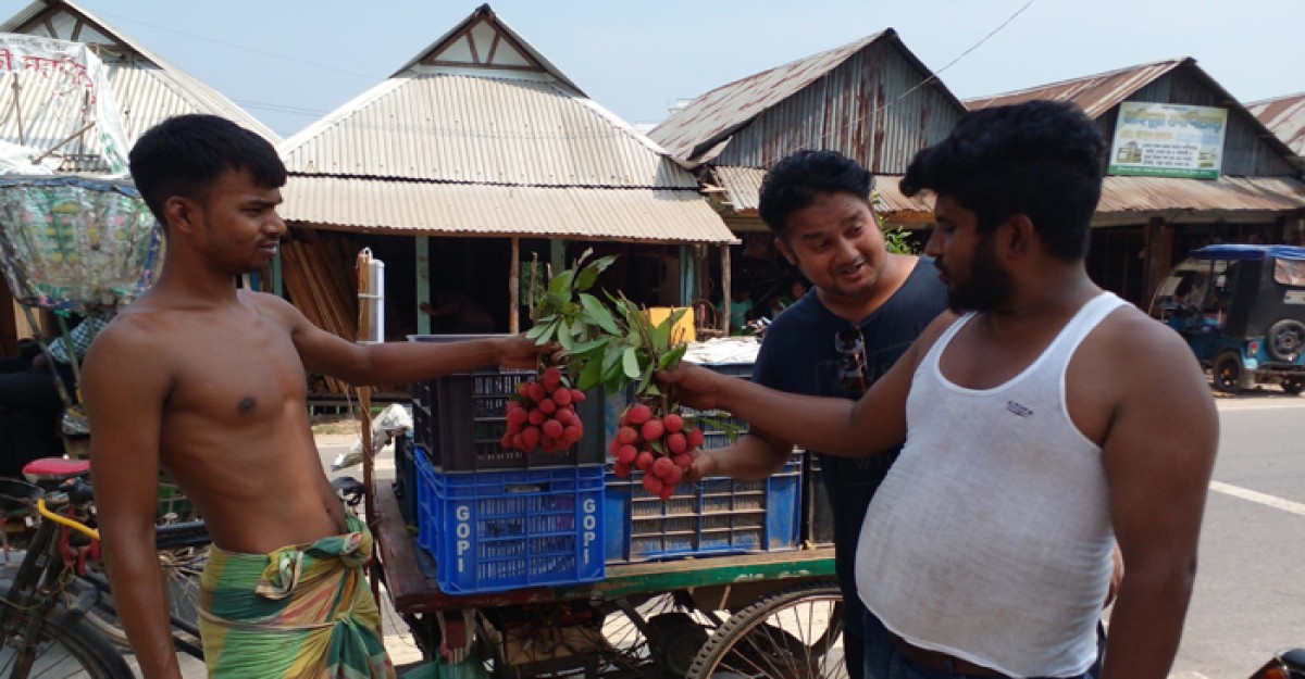 শ্রীনগরে বোম্বাই লিচুতে বাজার সয়লাব