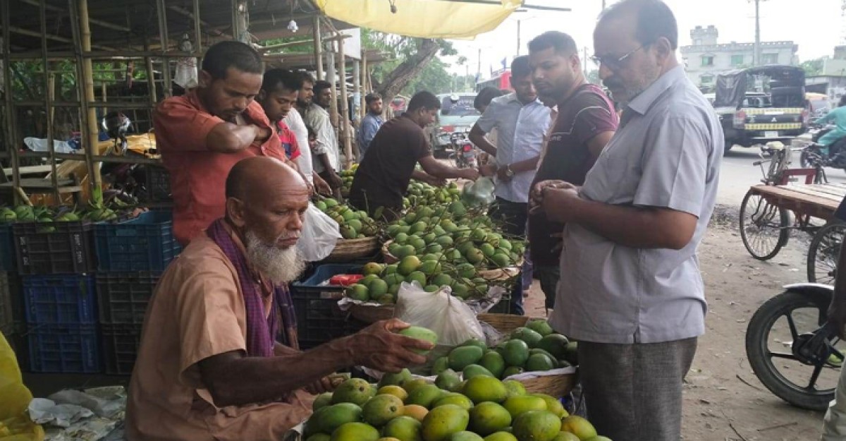 হাঁড়িভাঙা আমে সয়লব রংপুরের বাজার, কম দামে স্বস্তি