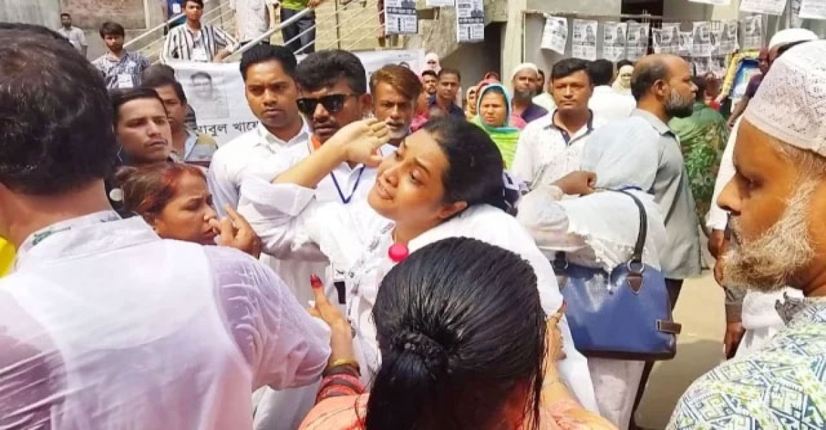 বরিশালে দুই কাউন্সিলর সমর্থকদের হাতাহাতি