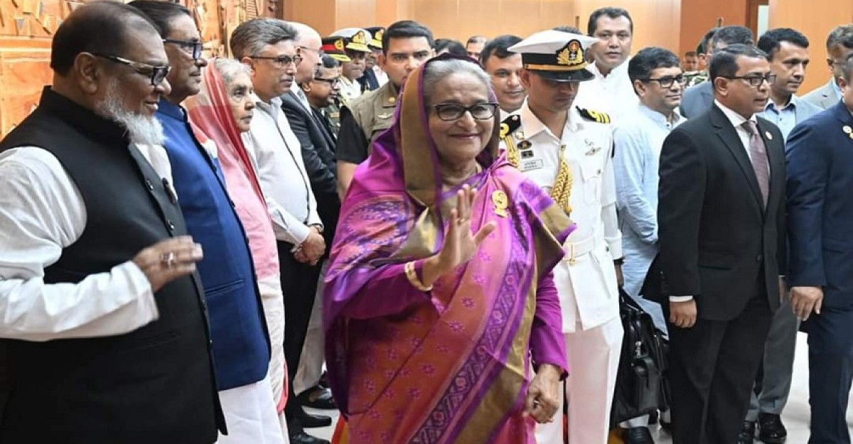 সুইজারল্যান্ডের পথে প্রধানমন্ত্রী