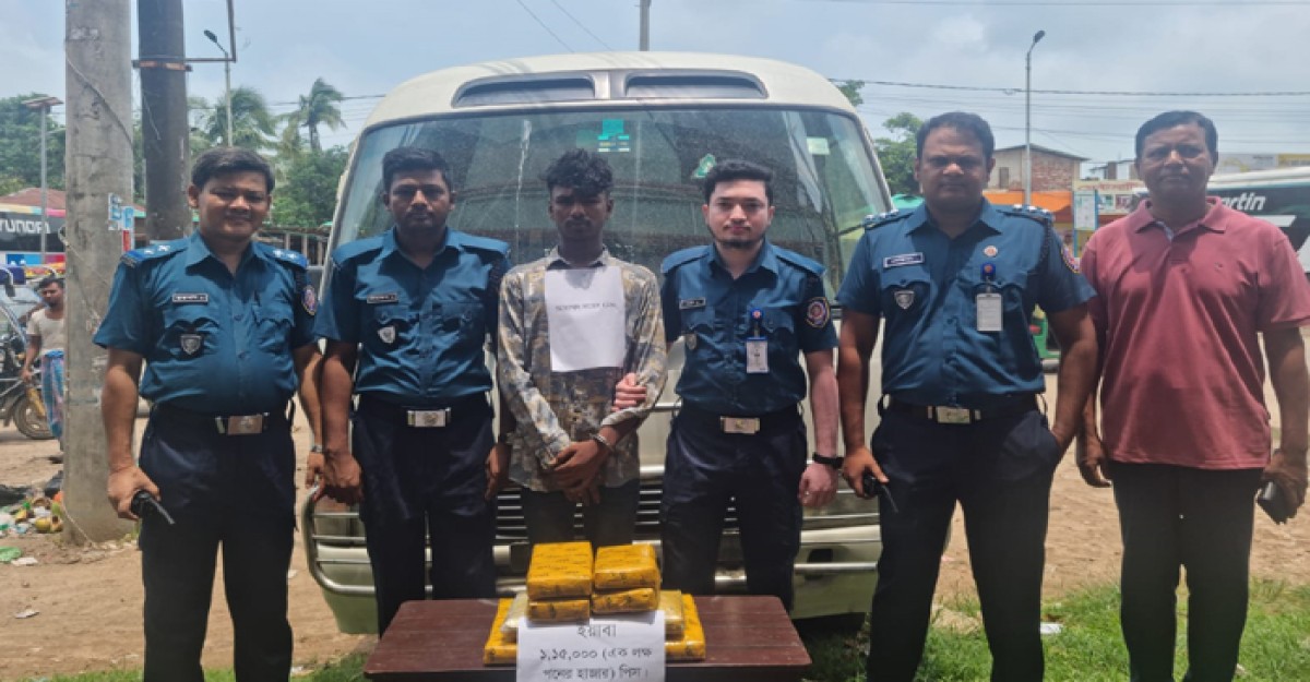 রোহিঙ্গা ক্যাম্পে এনজিওর গাড়ি থেকে ইয়াবাসহ চালক আটক
