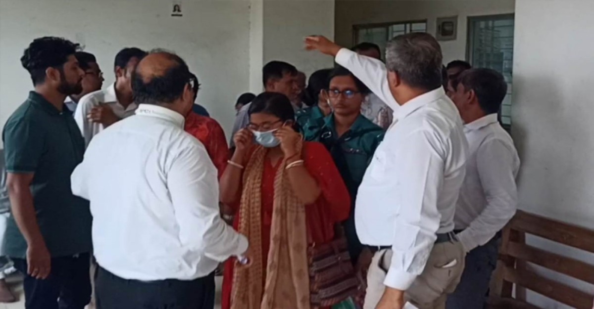 দুই চিকিৎসক কারাগারে